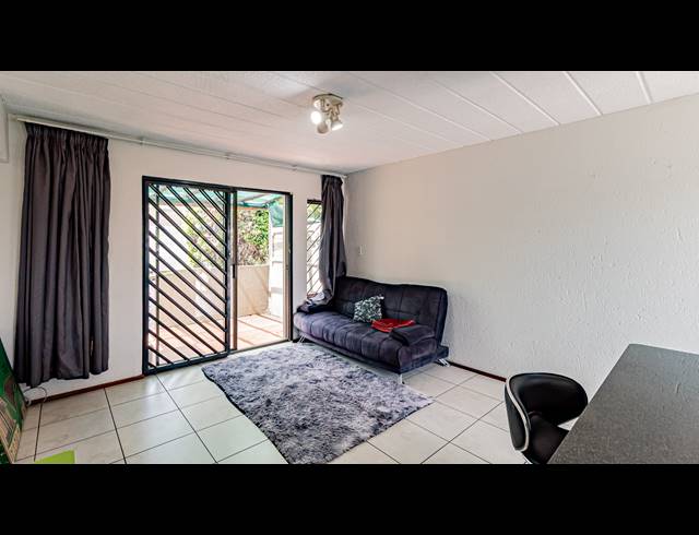 2 BEDROOM APARTMENT FOR SALE IN GLENVISTA